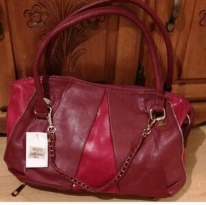 Elegant Red Leatherette Handbag